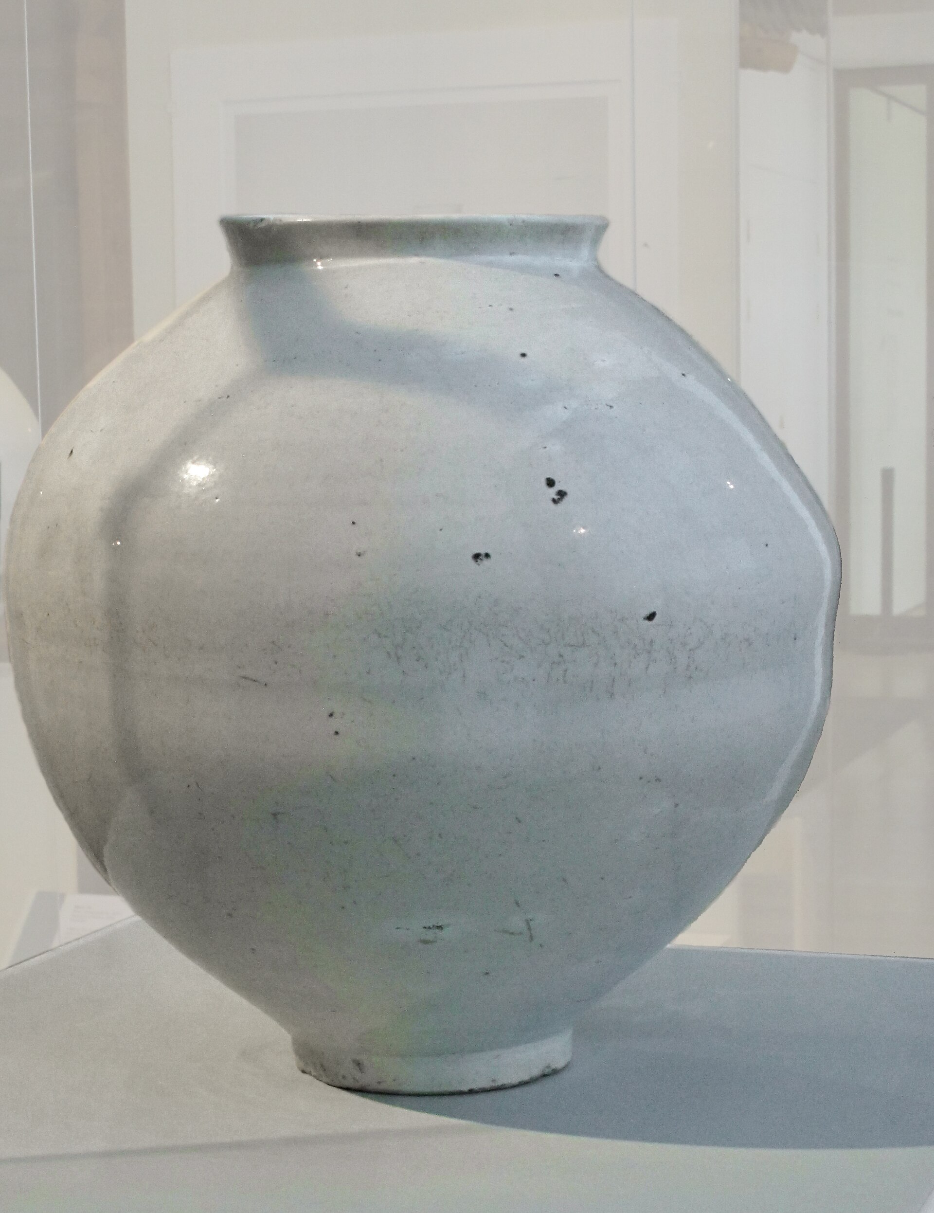 Korean moon jar
