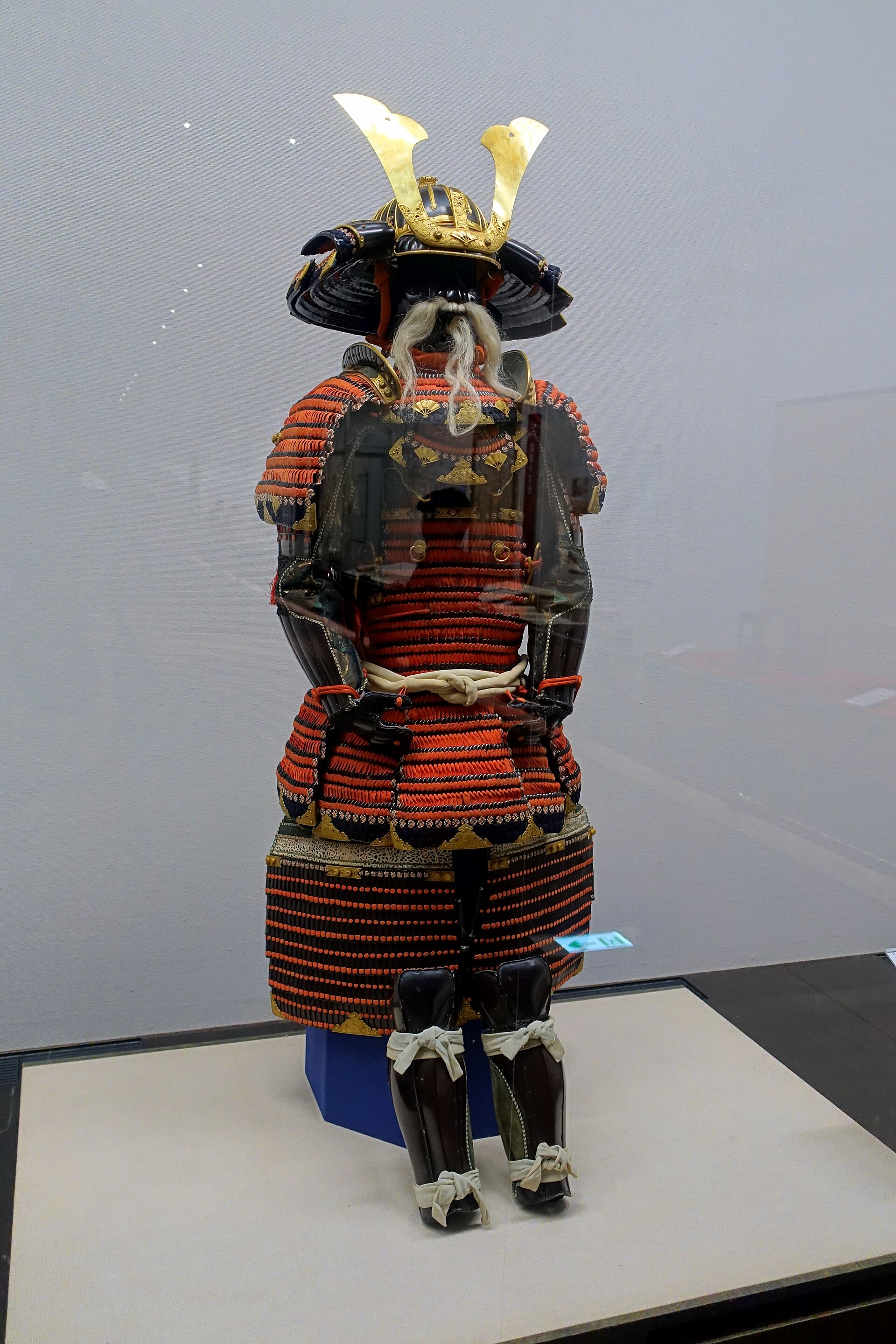 Full suit of Japanese samurai armor in museum display