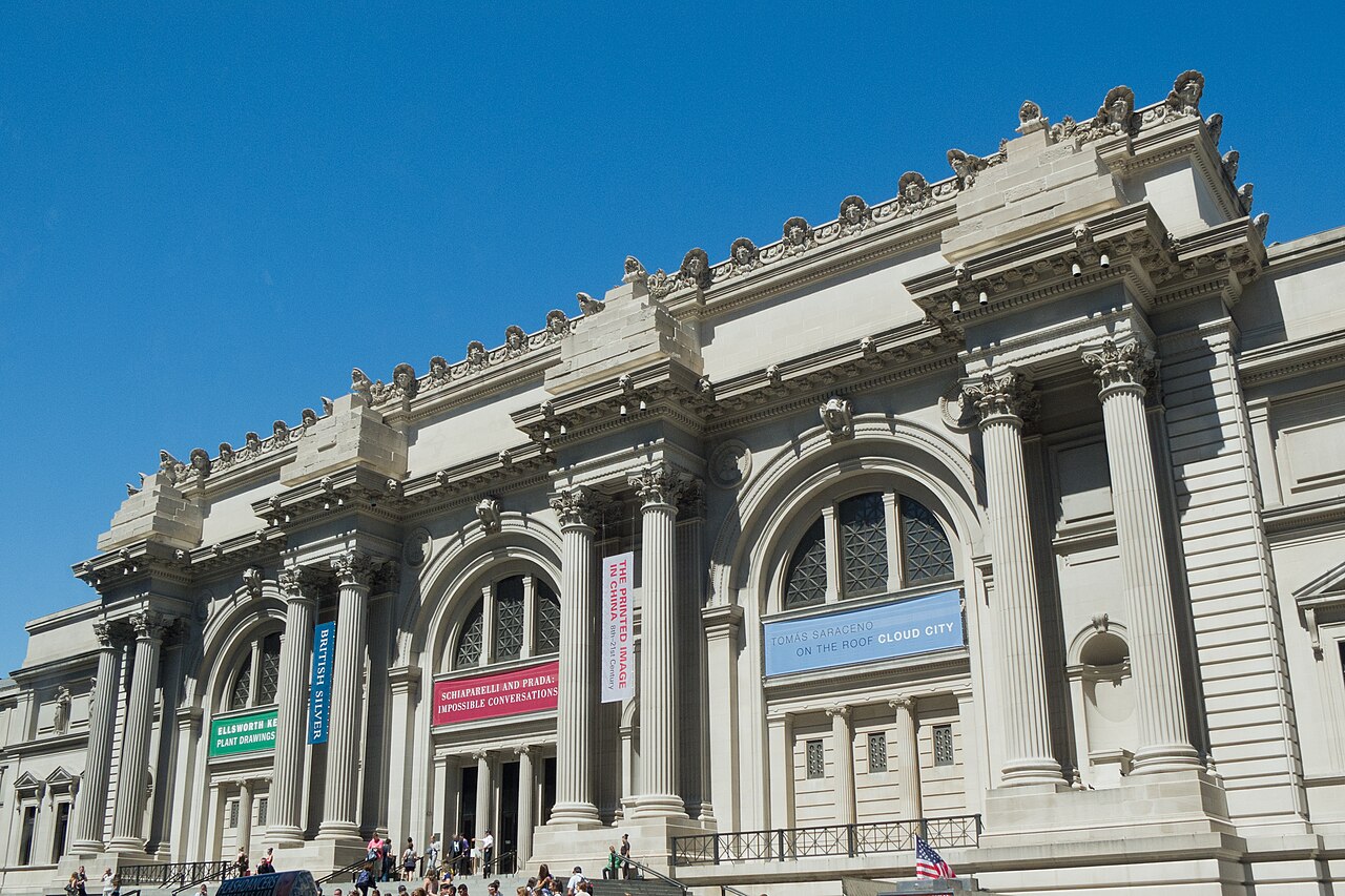 Metropolitan Museum of Art facade, New York