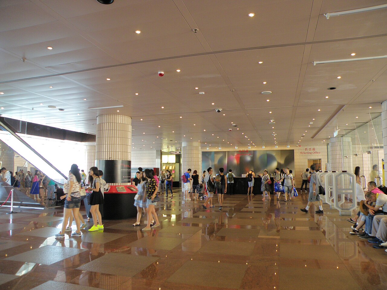 Entrance hall, Hong Kong Museum of Art