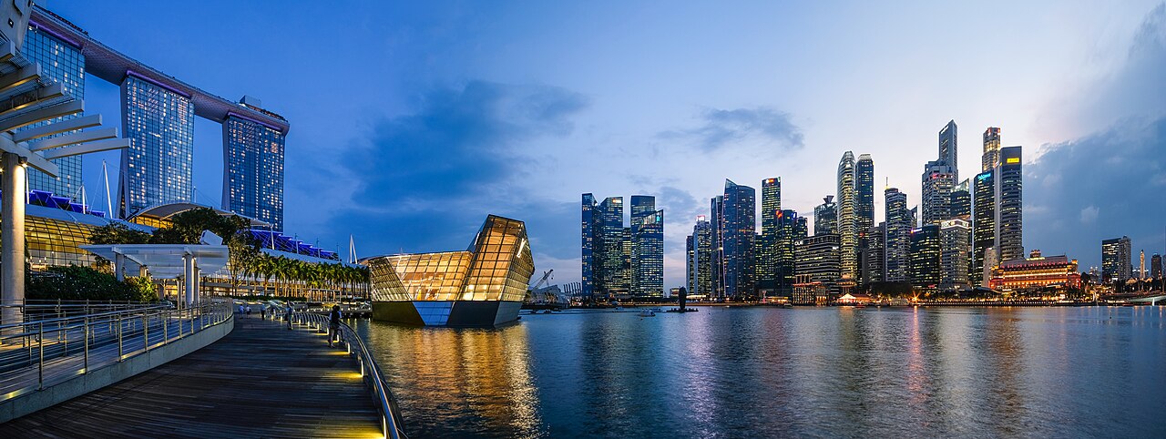 Marina Bay, Singapore, at dusk