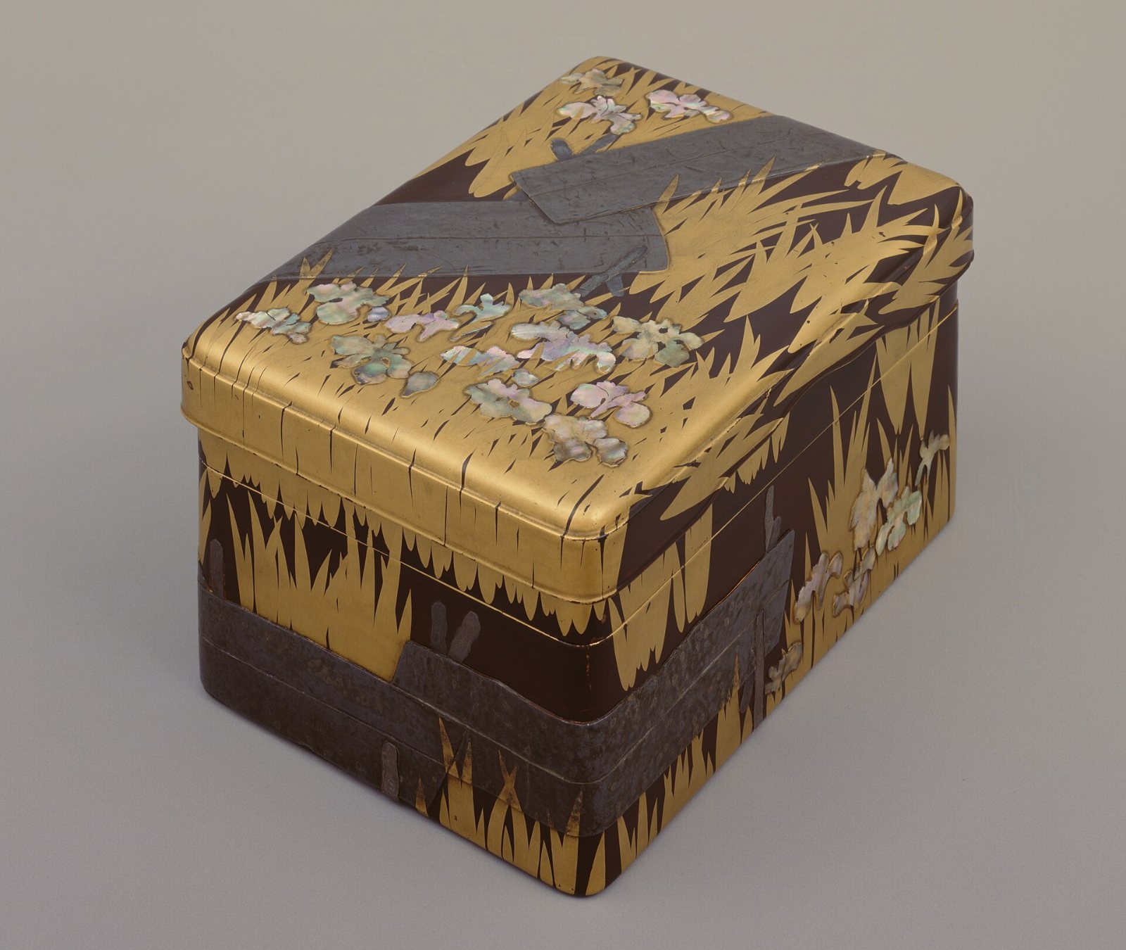 Ogata Kōrin, Writing Box with Eight Bridges design, early 18th century.  Tokyo National Museum.